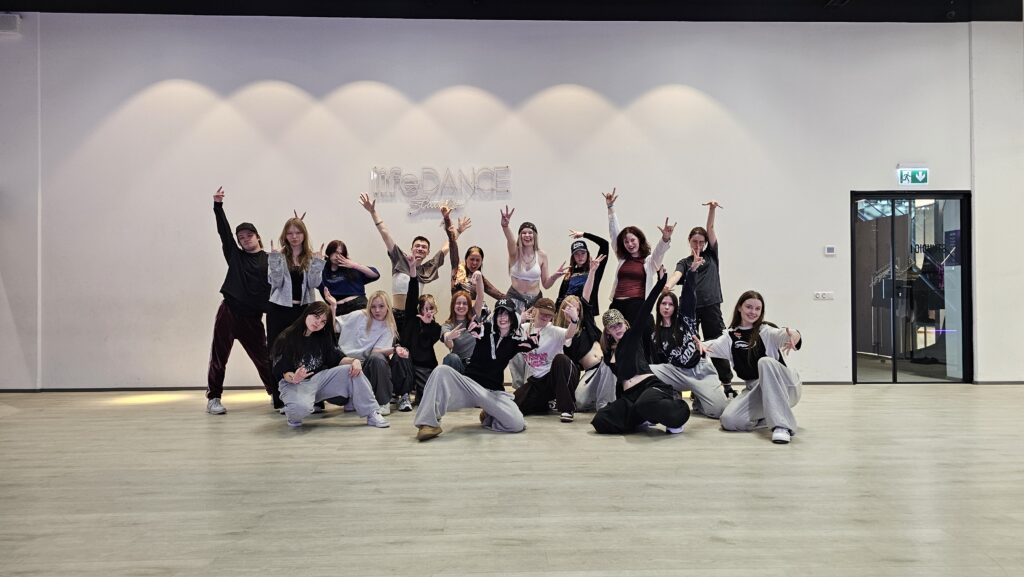 Ria Strandberg Workshop Tallinnas UNIED Korraldatud K Pop Tantsutootuba 1 1024x577